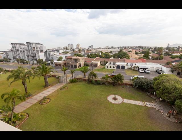 3 BEDROOM APARTMENT TO LET IN TABLE VIEW